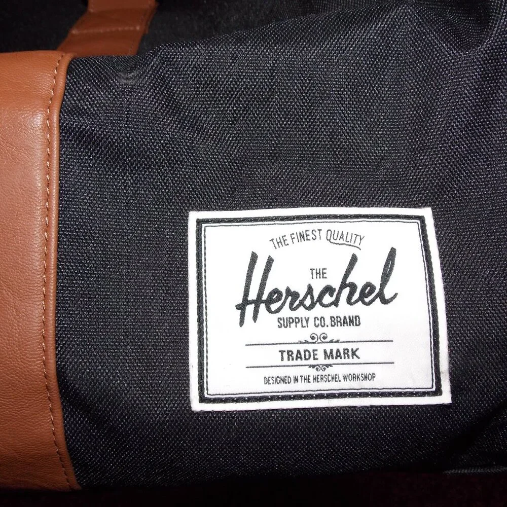 Herschel Novel Duffle - Picture 2 of 11